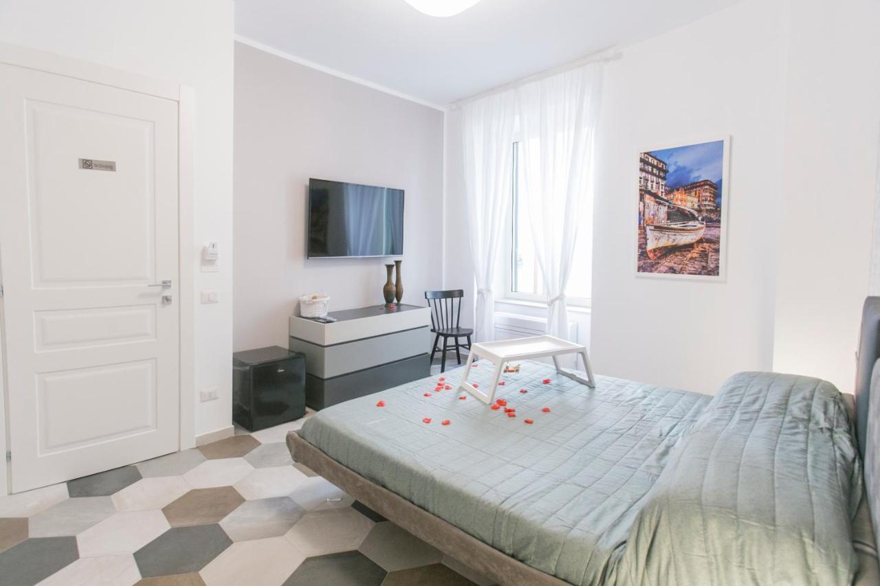 Bed and Breakfast Anticaglia/24 à Naples Extérieur photo